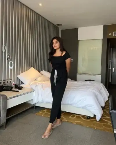 Call Girls New Market Cash On Delivery